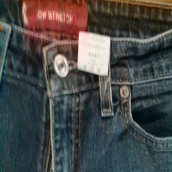 Levis - Picture 2 of 3